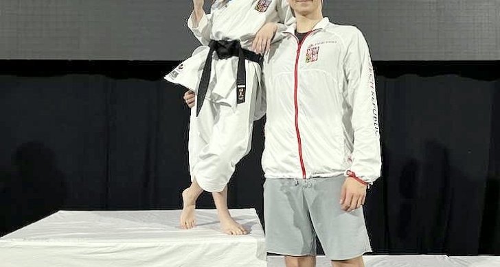 Týna s přítelem karatistou.jpg
